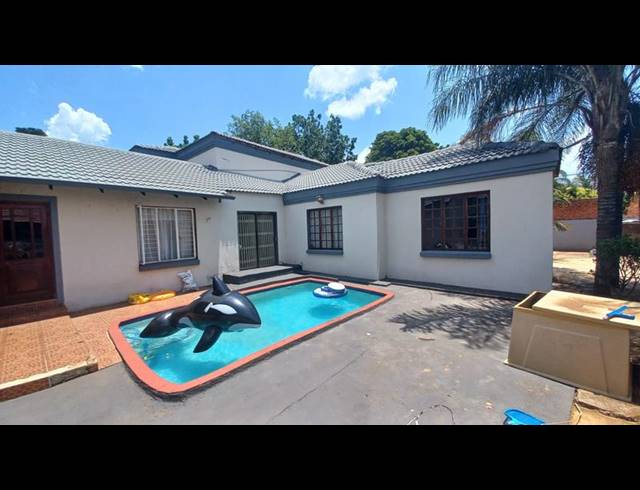 6 BEDROOM HOUSE FOR SALE IN CHANTELLE